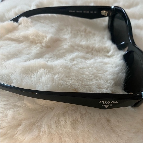 Prada PR 26ZS Sunglasses - Picture 4 of 9